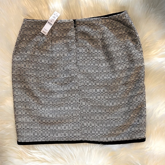 🆕TWEED SKIRT. WHITE HOUSE BLACK MARKET YOU ARE GOING TO LOVE. SIZE 6 BRAND NEW - Picture 3 of 12